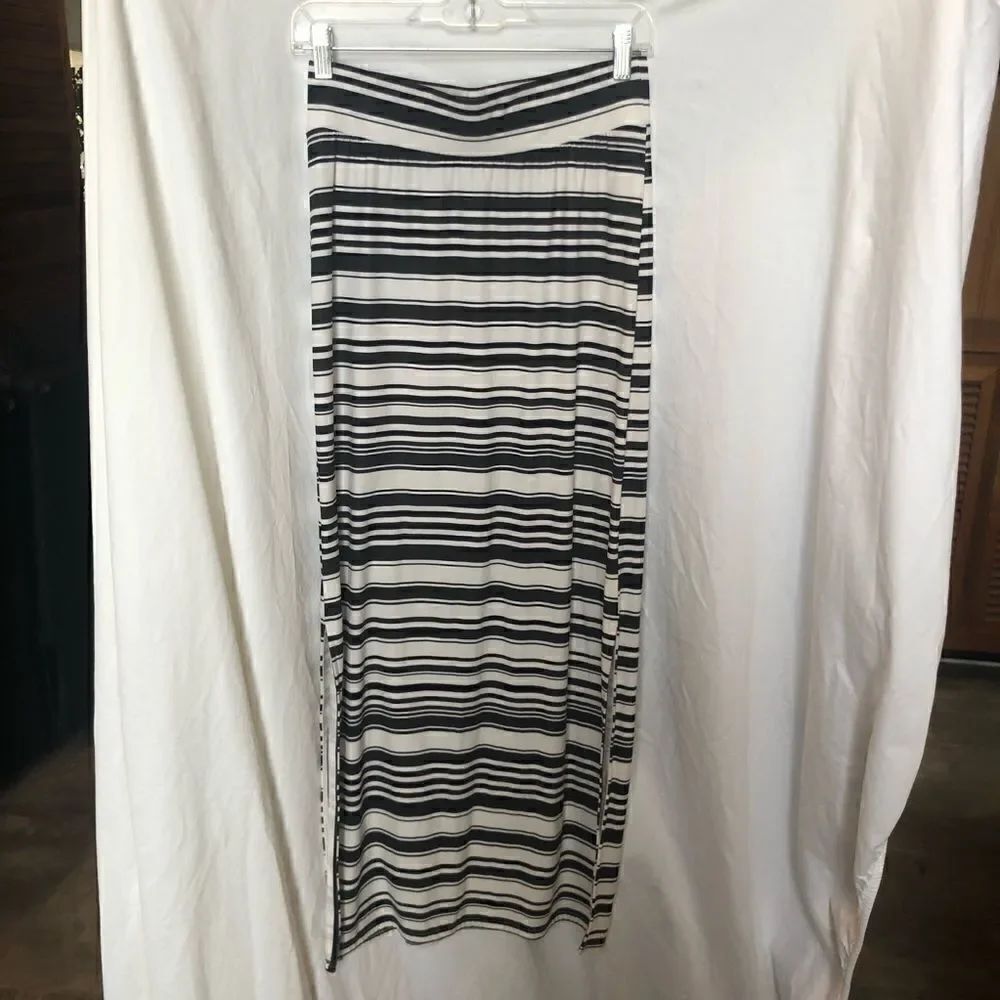 Maurice's long skirt .Black and white stripe. Extra small.